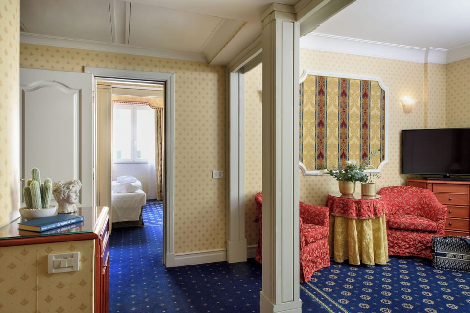 Grand Suite | Premium bedding, minibar, in-room safe, desk