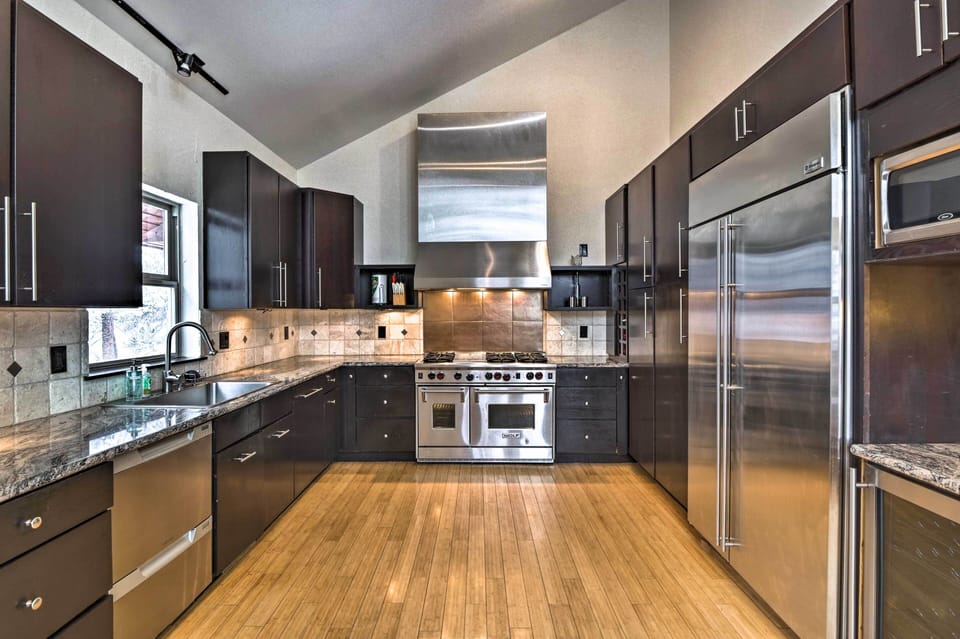 Luxury Chalet | Private kitchen | Coffee/tea maker, full-size fridge, microwave, oven