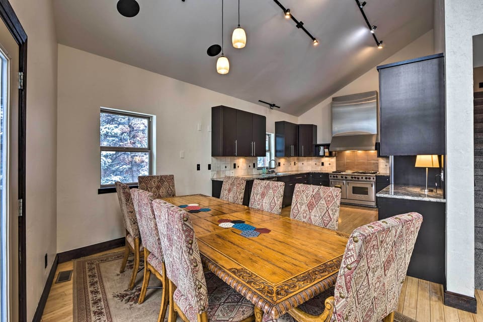 Luxury Chalet | In-room dining