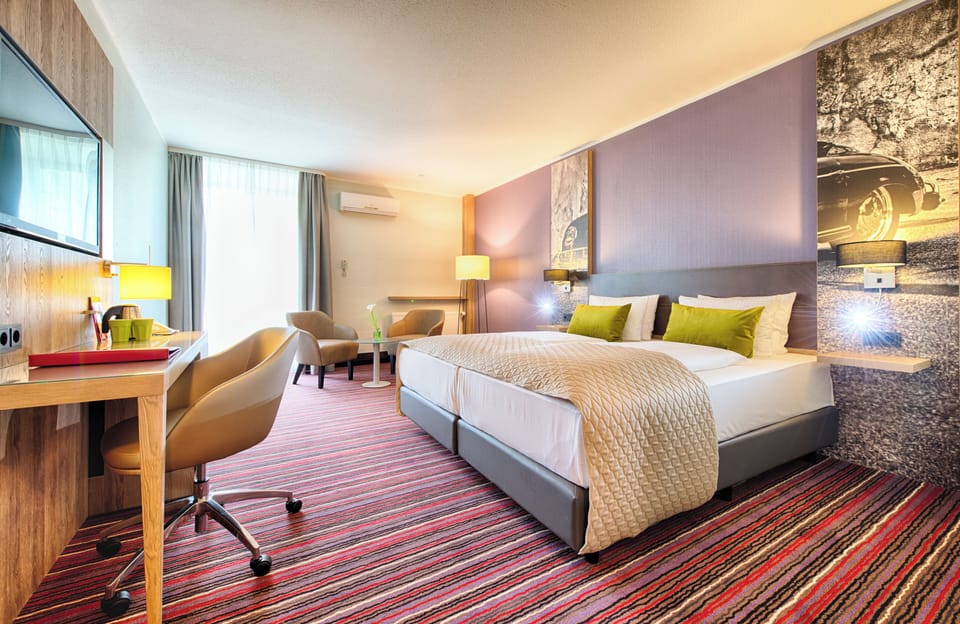 In-room safe, desk, soundproofing, free WiFi