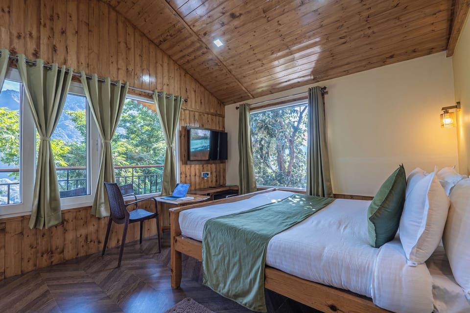 Wooden Cottage | Premium bedding, desk, blackout drapes, iron/ironing board