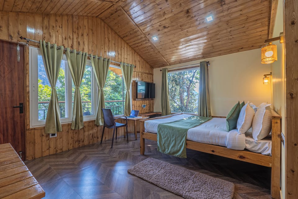 Wooden Cottage | Premium bedding, desk, blackout drapes, iron/ironing board