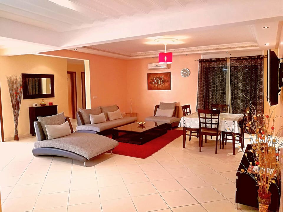 Comfort Apartment, 2 Bedrooms | Living room | 32-inch flat-screen TV with satellite channels, TV