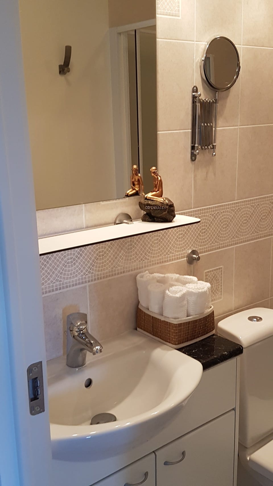 The Viking Country Club Bed and Breakfast in Northeastern Region