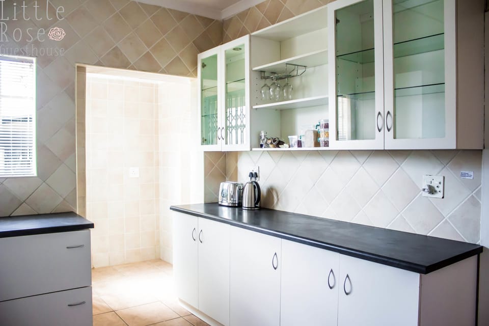 Microwave, electric kettle, cookware/dishes/utensils