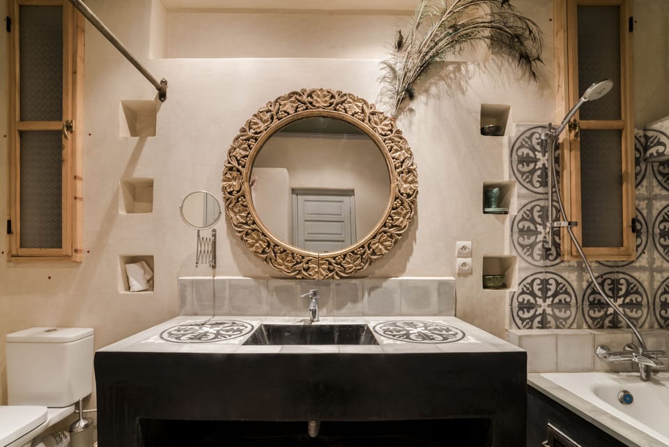 Superior Double Room, Private Bathroom, Mountain View (Loggia) | Bathroom | Free toiletries, hair dryer, bathrobes, towels