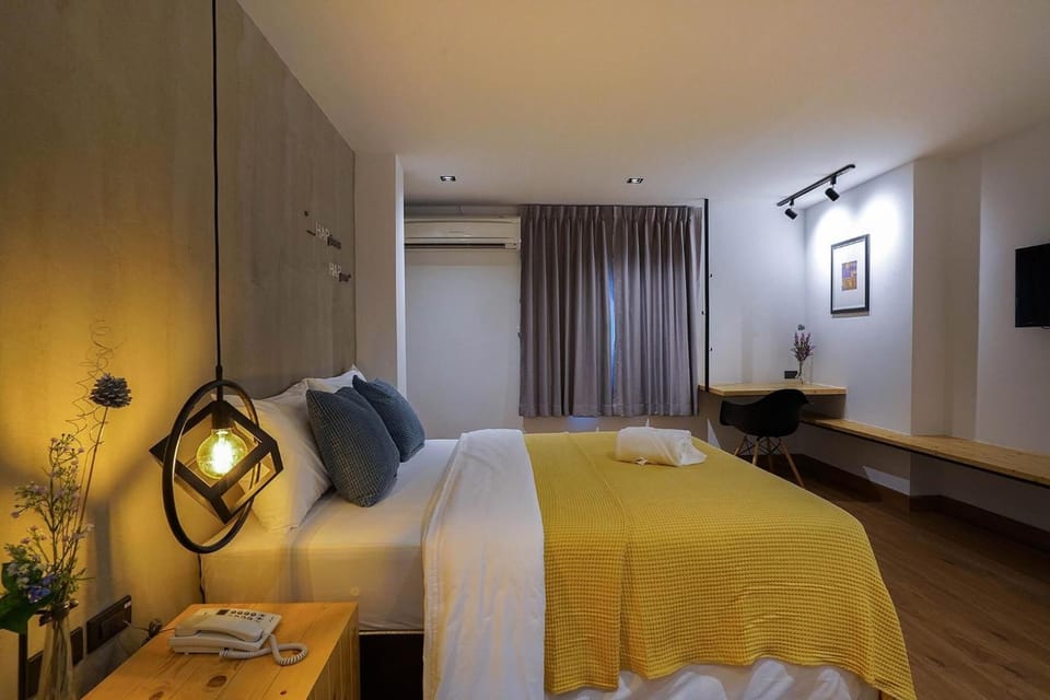 Desk, free WiFi, bed sheets