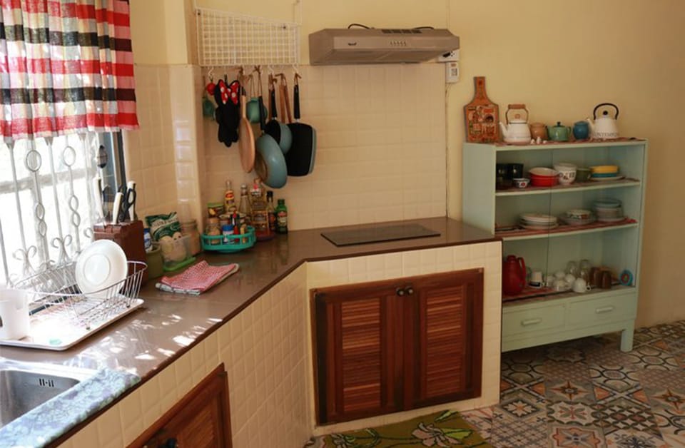2 Bedroom House | Private kitchen | Fridge, microwave, stovetop, coffee/tea maker