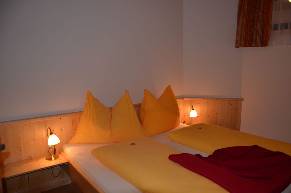 Standard Suite, 1 Bedroom, Non Smoking, Mountain View | 1 bedroom, in-room safe, desk, soundproofing