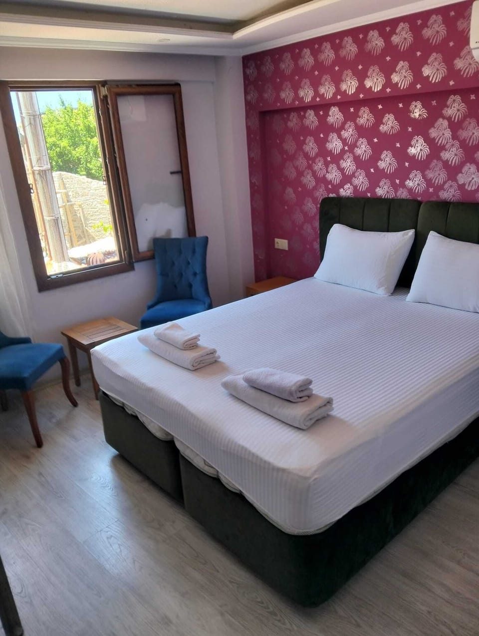 Double Room | Premium bedding, minibar, desk, laptop workspace