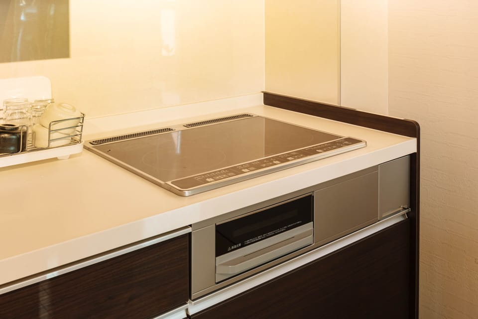 Fridge, microwave