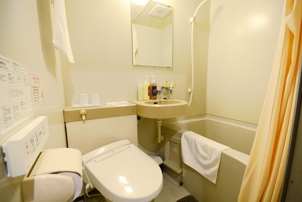 Western-style Style Room for 3 People, Main Building | Bathroom | Free toiletries, hair dryer, slippers, electronic bidet