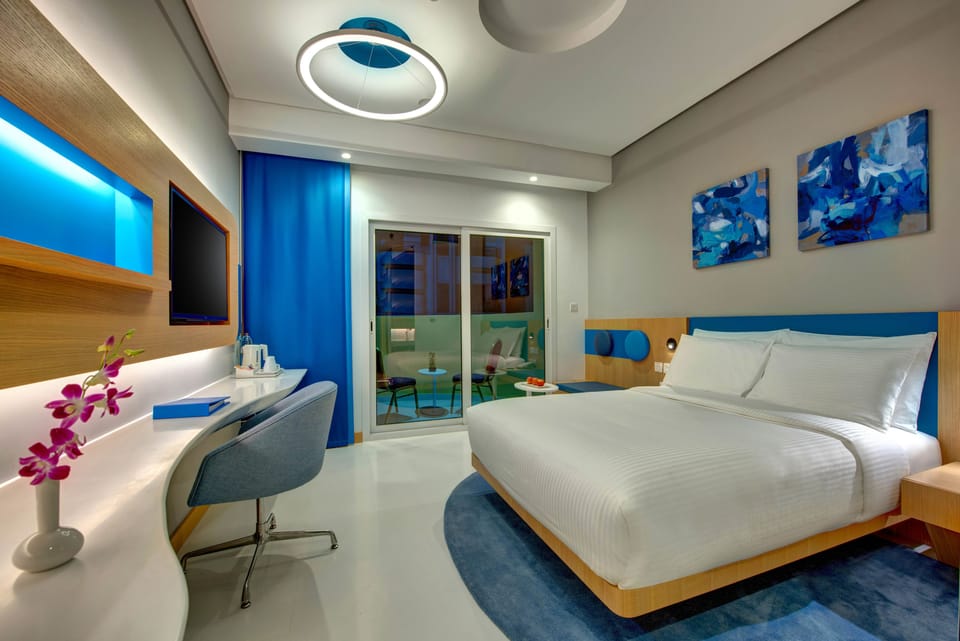 Premium bedding, minibar, in-room safe, desk