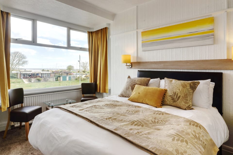 Double Room, Sea View | Egyptian cotton sheets, premium bedding, iron/ironing board, free WiFi