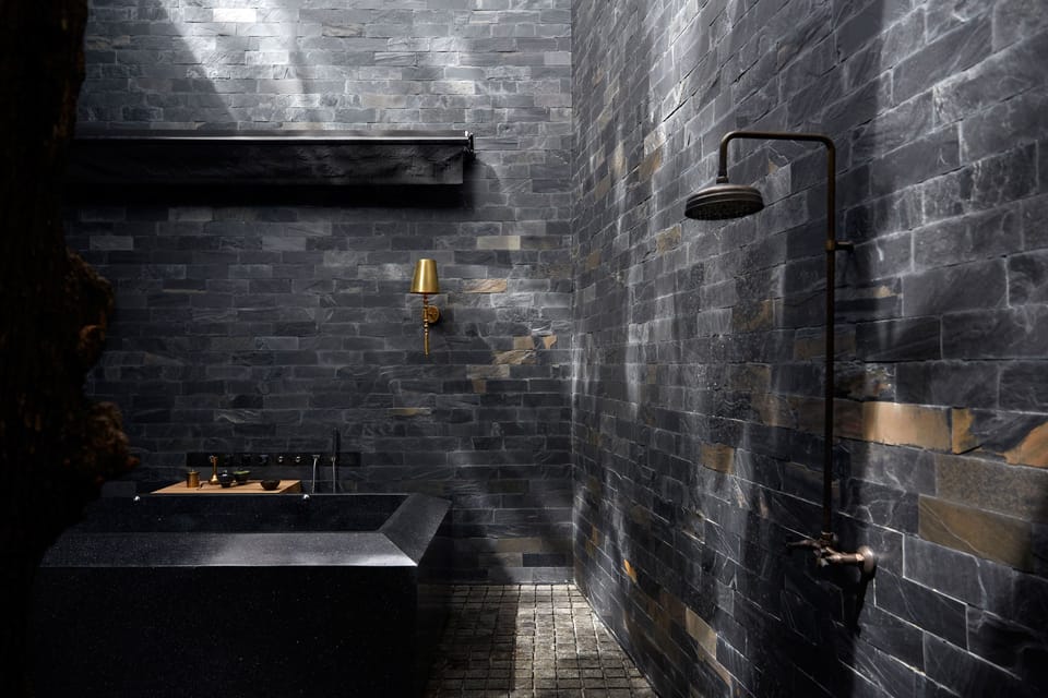 The Writer | Jetted tub