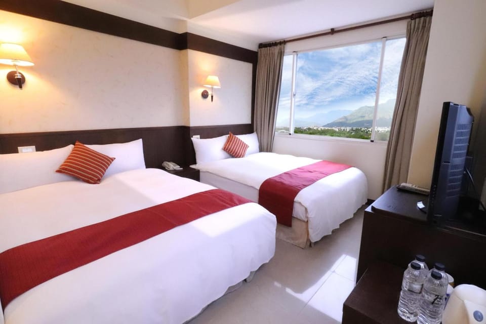 Premium bedding, minibar, desk, soundproofing