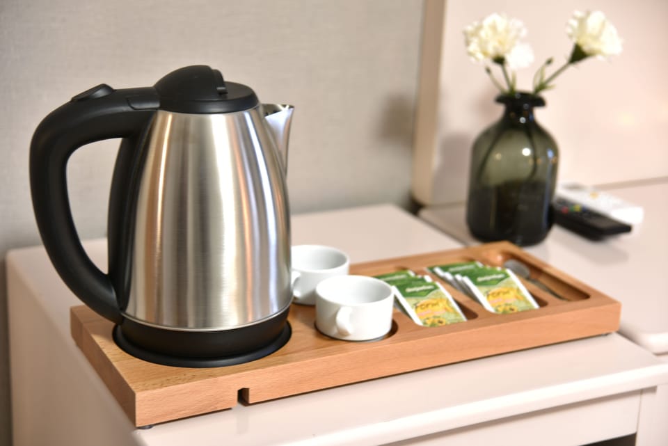 In-room safe, desk, WiFi (free), bed sheets