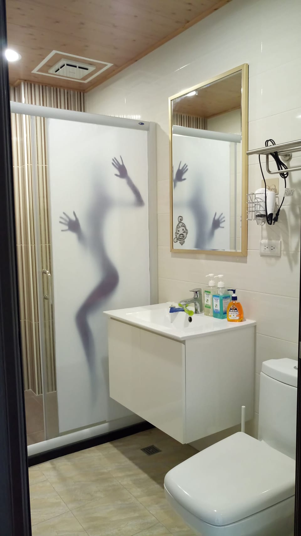 Deluxe Double Room, Balcony | Bathroom shower