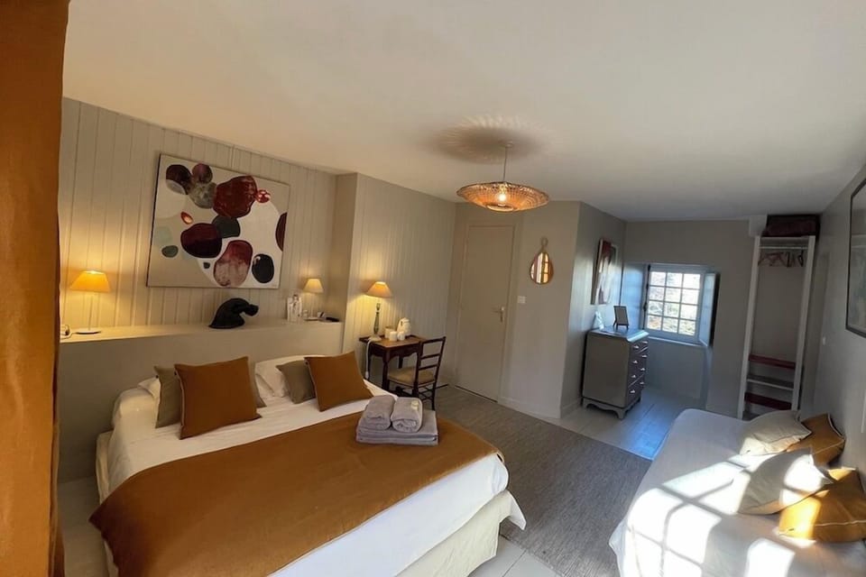 Hazelnut Room | Premium bedding, desk, blackout drapes, soundproofing