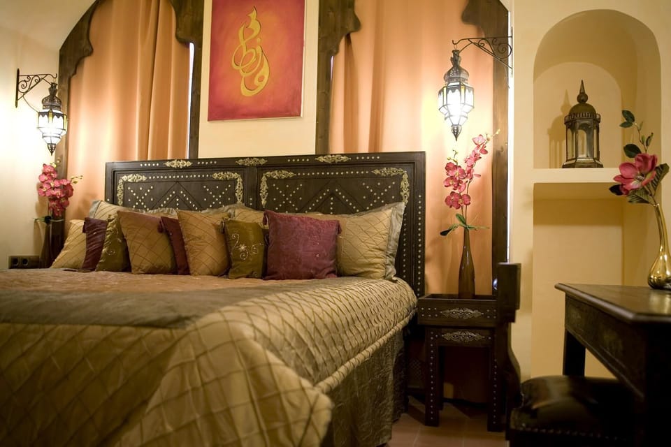 Standard Double Room | Hypo-allergenic bedding available, pillowtop beds, minibar, in-room safe