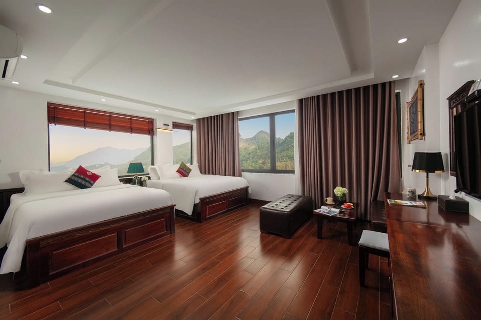 Luxury Family Window | Premium bedding, minibar, in-room safe, desk
