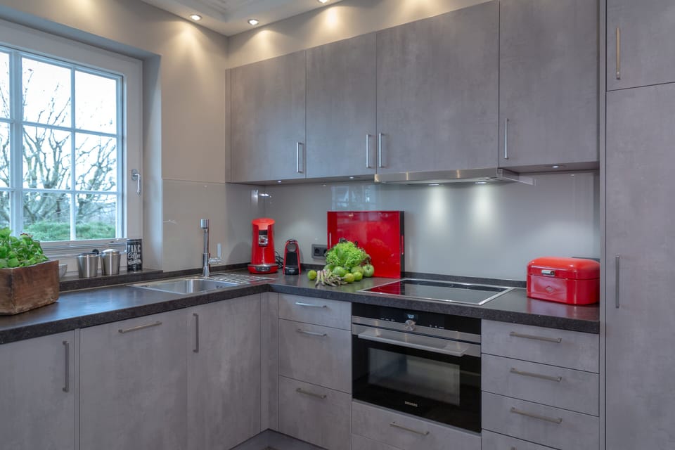 Room, Private Bathroom, Partial Sea View | Shared kitchen