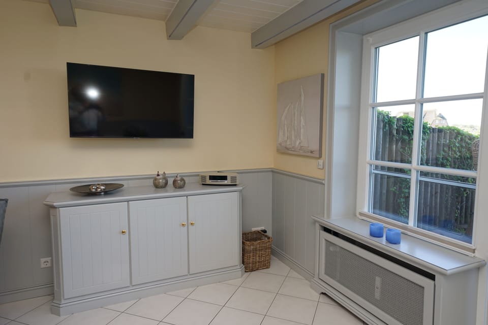 Room, Private Bathroom | Lounge