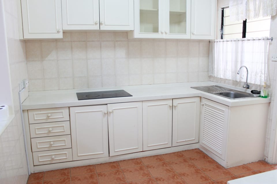 Fridge, microwave, stovetop, electric kettle