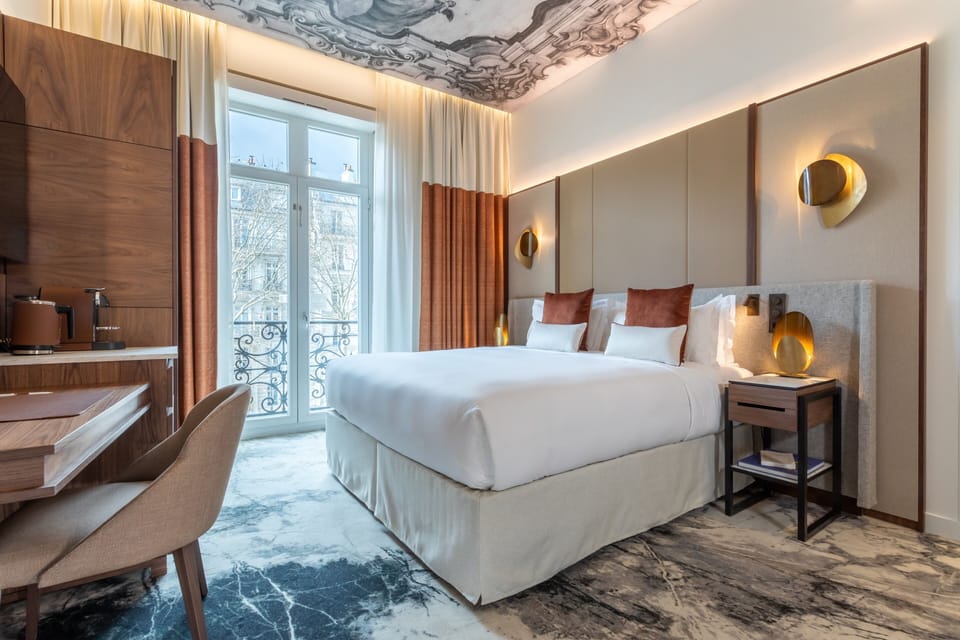 Premium Room, 1 King Bed, Balcony, City View | Egyptian cotton sheets, premium bedding, pillowtop beds, minibar