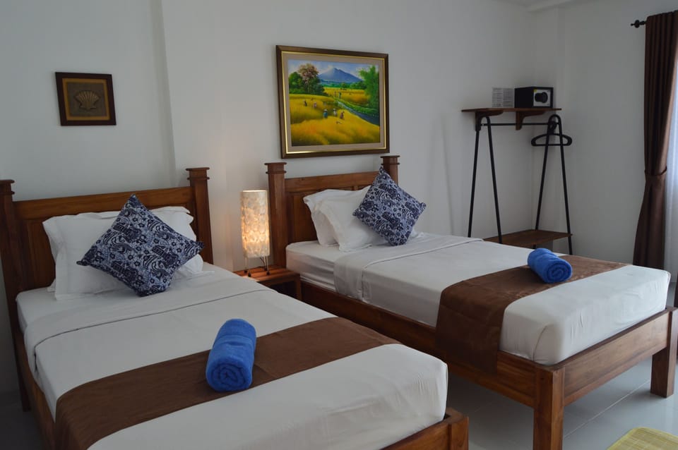 Executive Twin Room, Non Smoking | Free WiFi, bed sheets