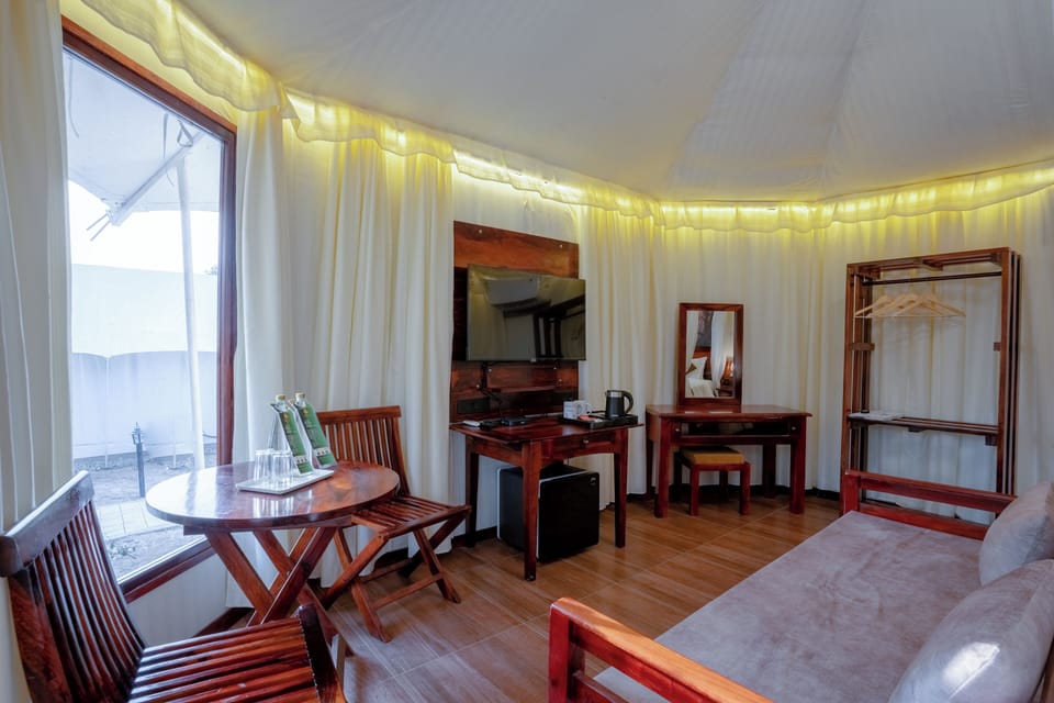 Grand Room, 2 Bedrooms | Minibar, iron/ironing board, free WiFi, bed sheets