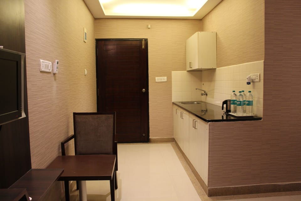 Super Deluxe Suite  | 1 bedroom, in-room safe, desk, iron/ironing board