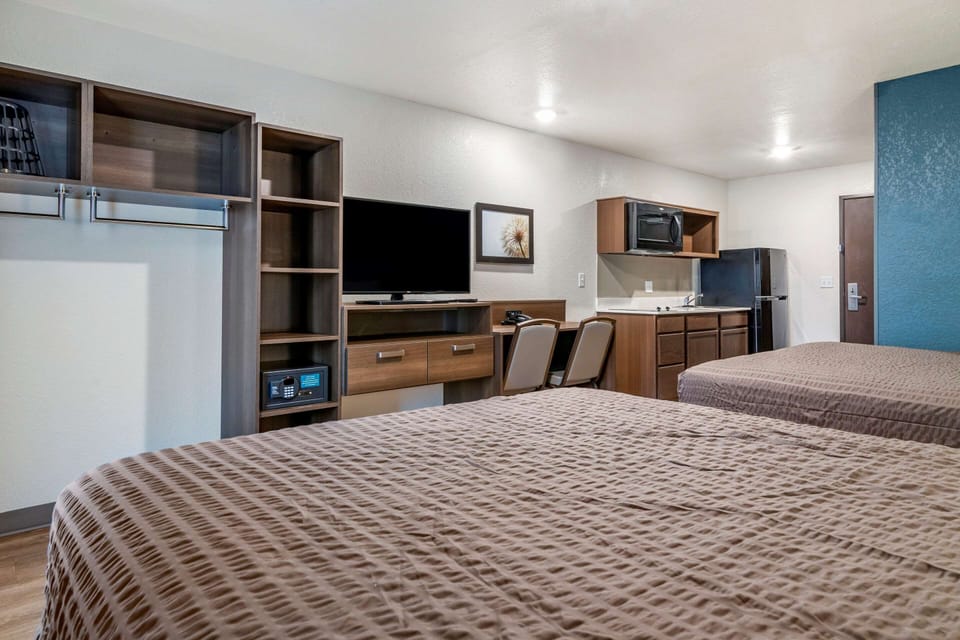 Desk, blackout drapes, iron/ironing board, free WiFi