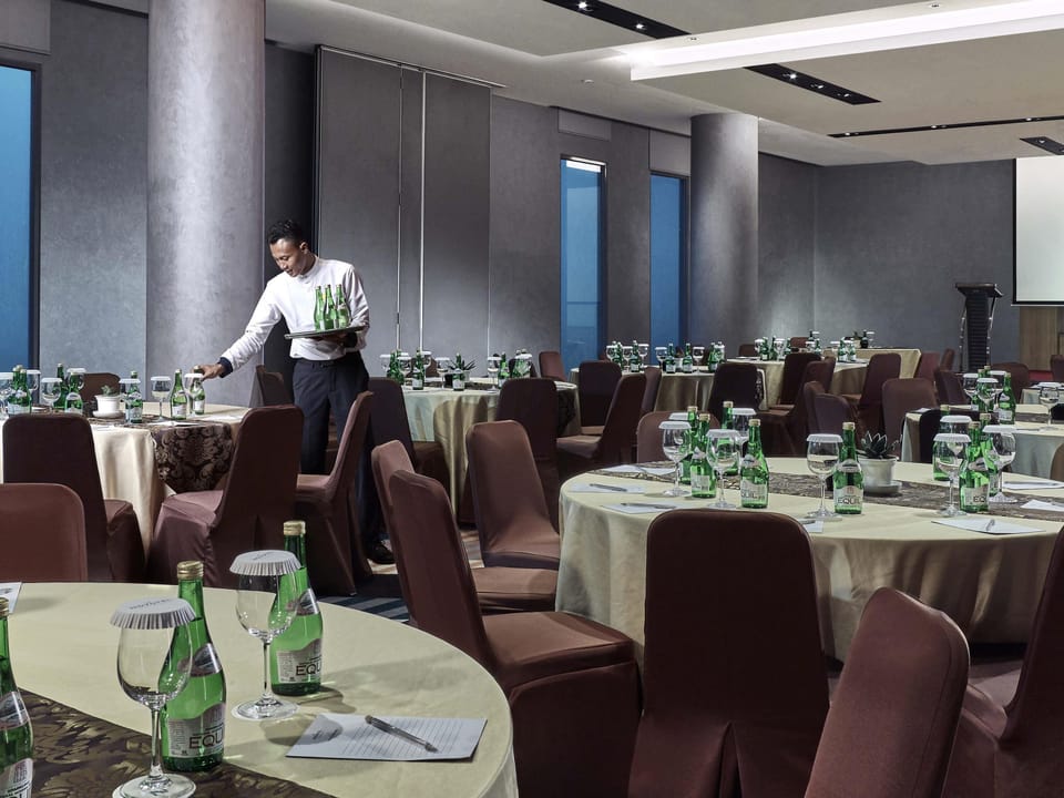Meeting facility
