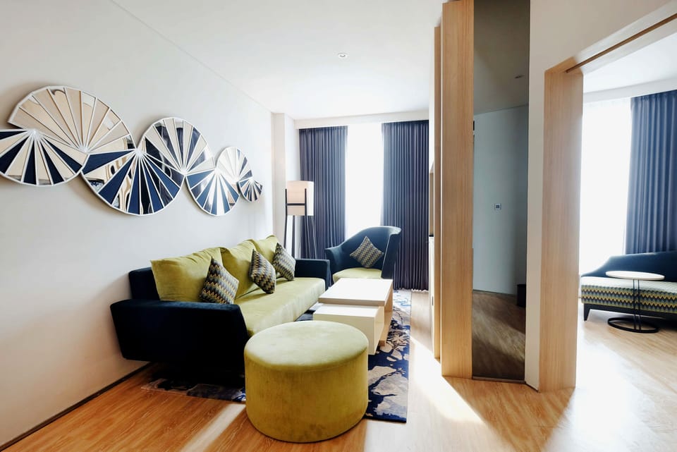 Suite | Minibar, in-room safe, desk, iron/ironing board