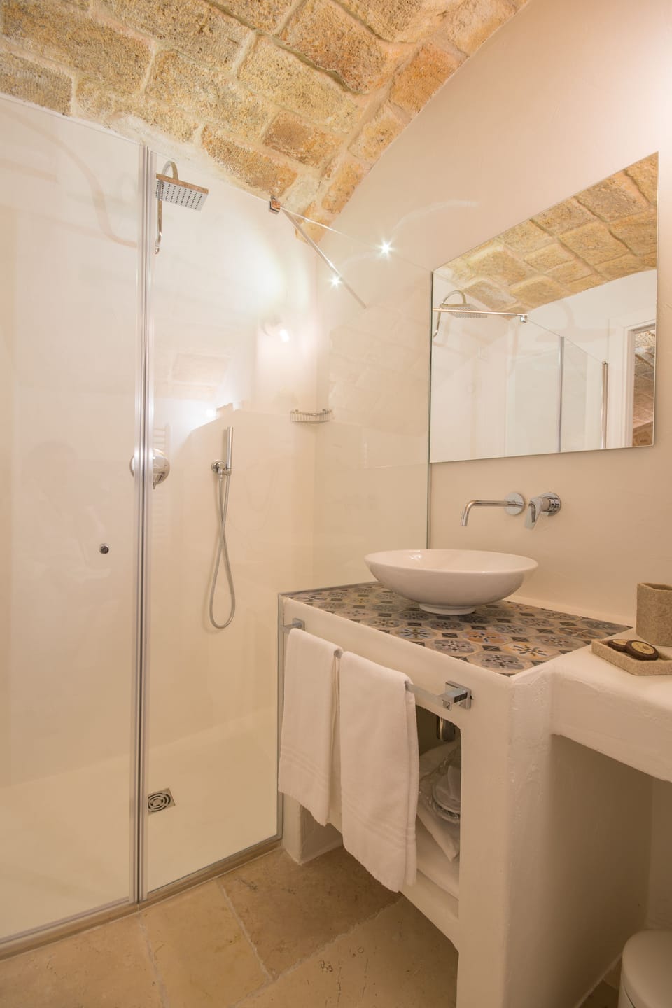 Junior Suite, Multiple Beds | Bathroom | Shower, free toiletries, hair dryer, slippers