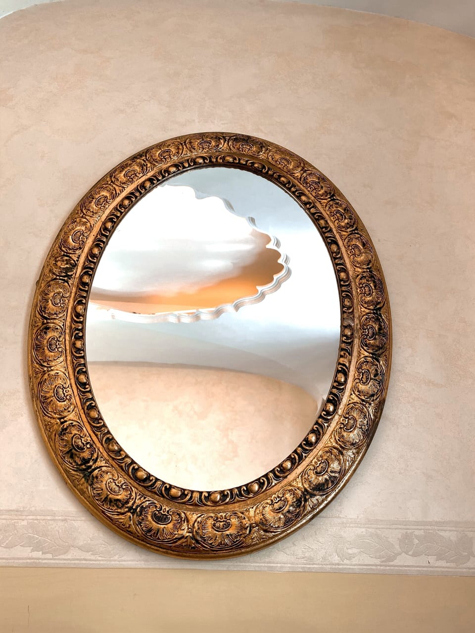 Economy Double Room | Minibar, in-room safe, desk, blackout drapes