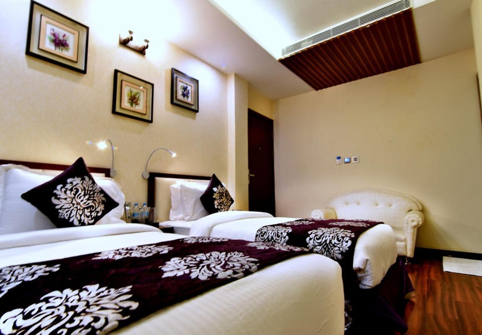 Premium bedding, desk, soundproofing, free WiFi