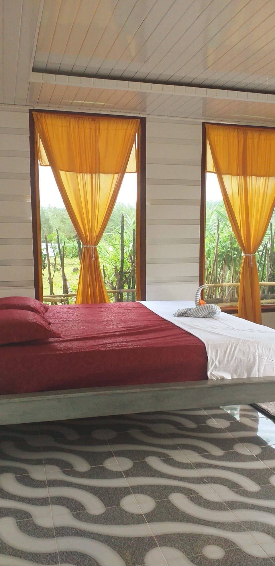 Basic Room, 1 King Bed | In-room safe, WiFi (free)