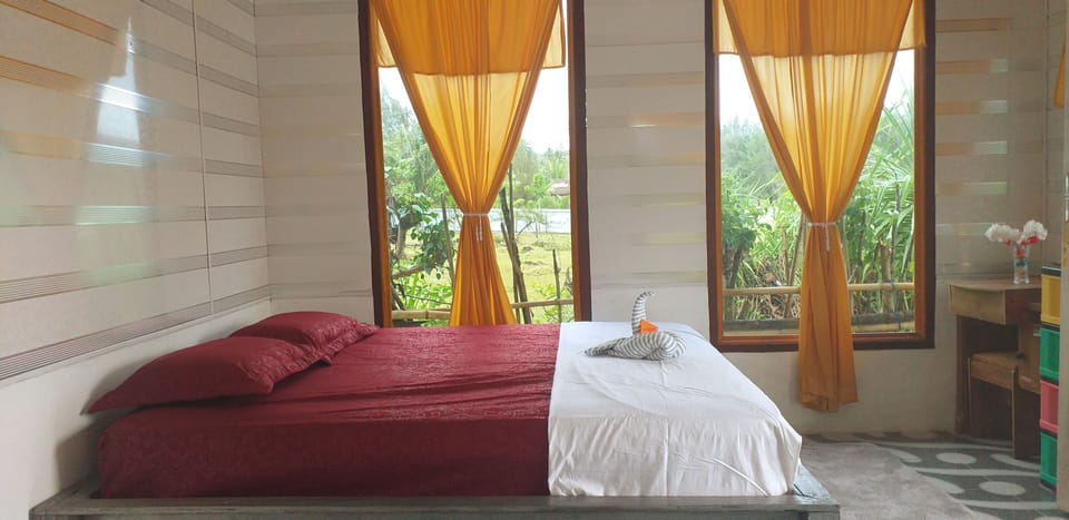 Basic Room, 1 King Bed | In-room safe, WiFi (free)