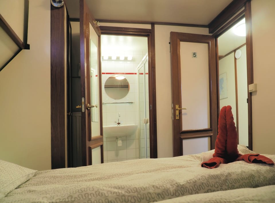 Premier Double Room, 1 Queen Bed | In-room safe, free WiFi, bed sheets