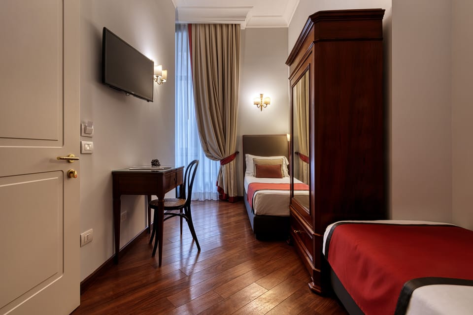 Economy Twin Room | Hypo-allergenic bedding, down comforters, minibar, in-room safe