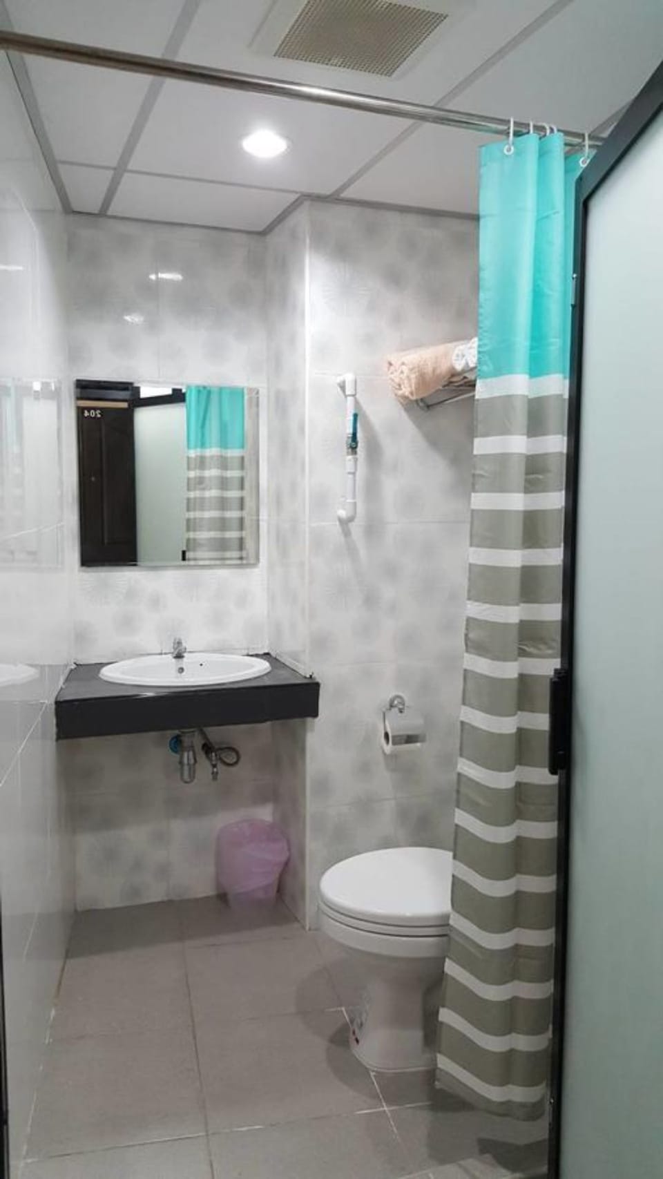 Bathroom sink