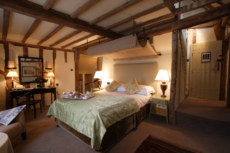 Grand Suite, 1 Bedroom | In-room safe, individually furnished, desk, iron/ironing board