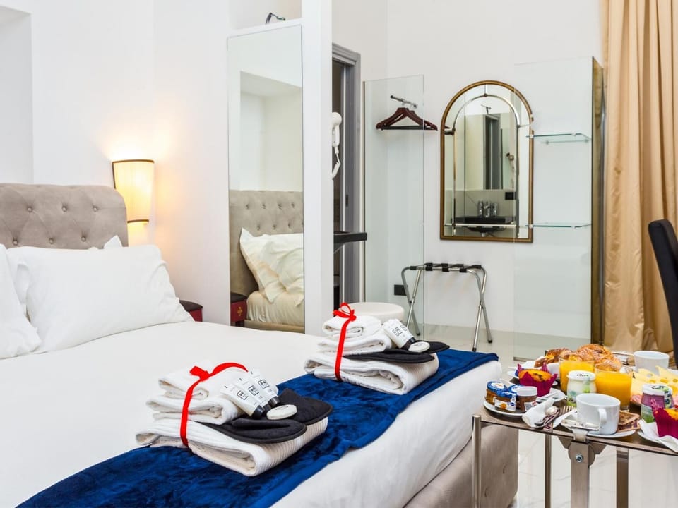 Superior Suite | 1 bedroom, minibar, in-room safe, desk