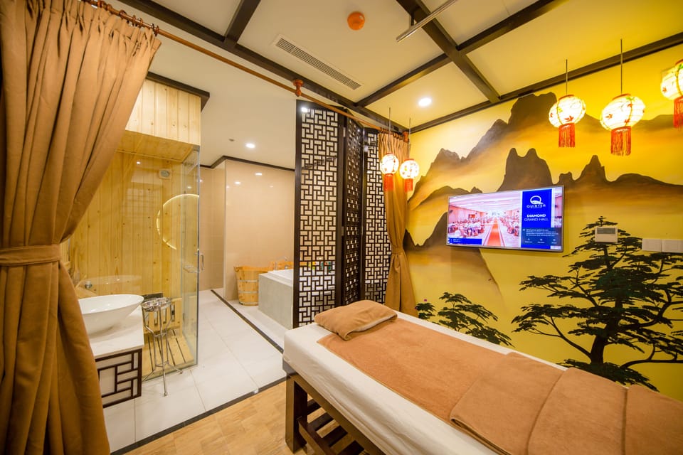 Sauna, hot tub, steam room, hot springs, body treatments