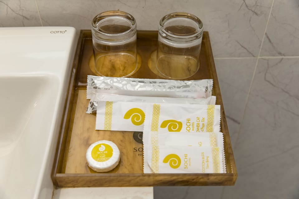 Deluxe Double Room | Bathroom amenities | Free toiletries, hair dryer, slippers, bidet