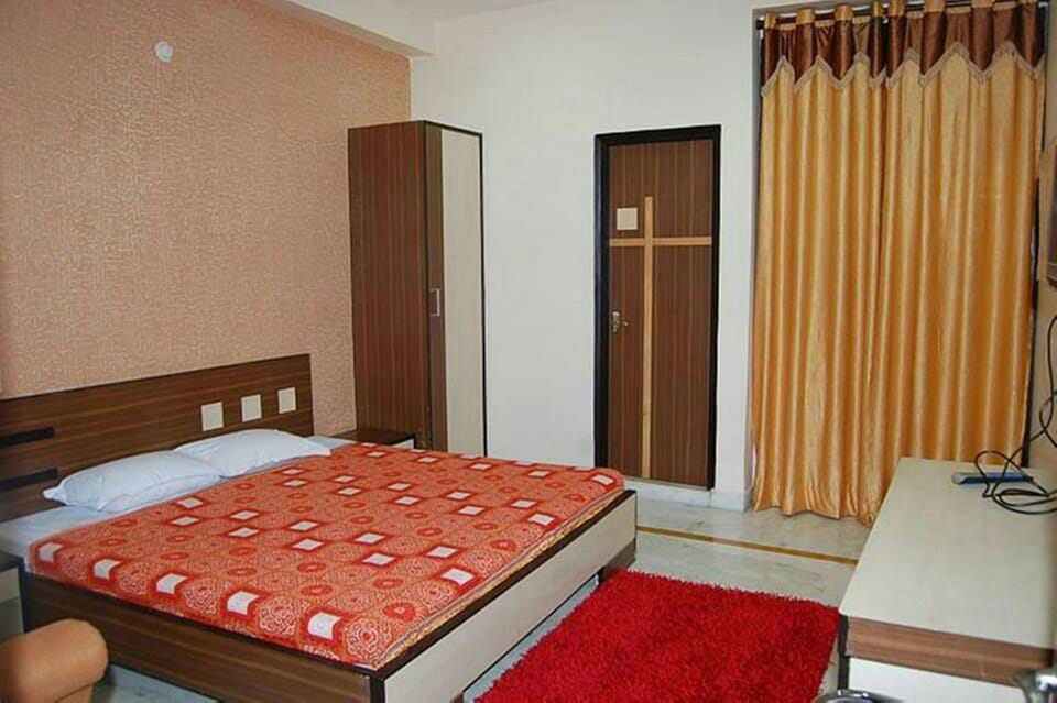 Deluxe Double Room, 1 Double Bed | Desk, rollaway beds (surcharge), WiFi (free)