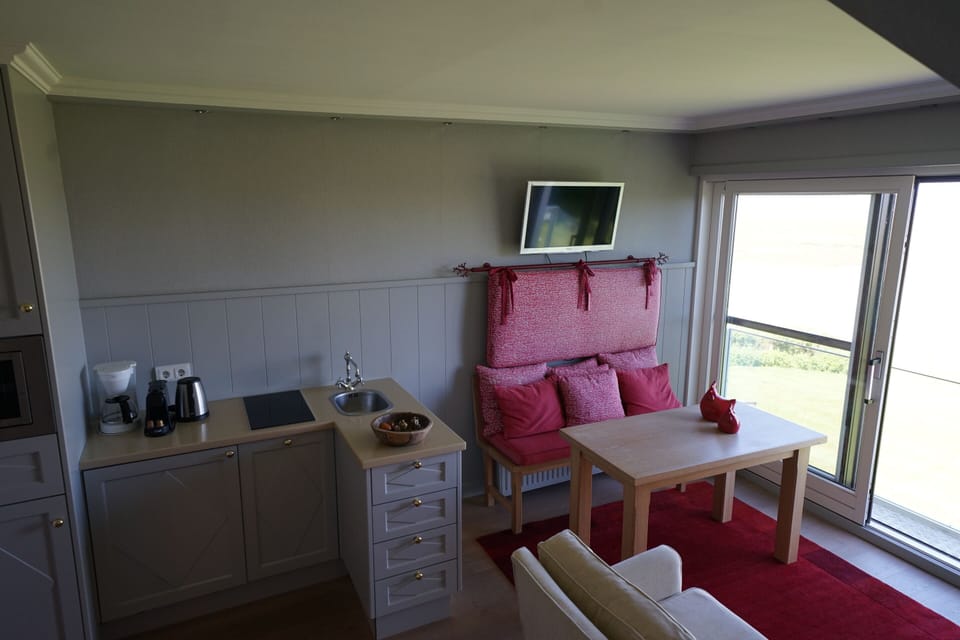 Room, Private Bathroom | Lounge