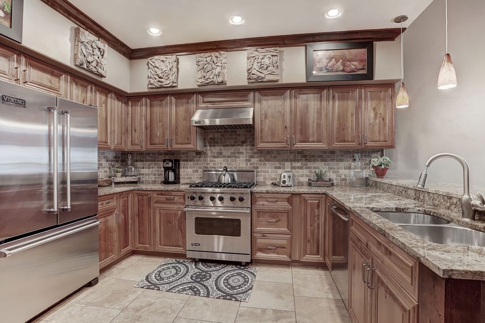 Condo, 4 Bedrooms | Bathroom | Combined shower/tub, free toiletries, hair dryer, towels